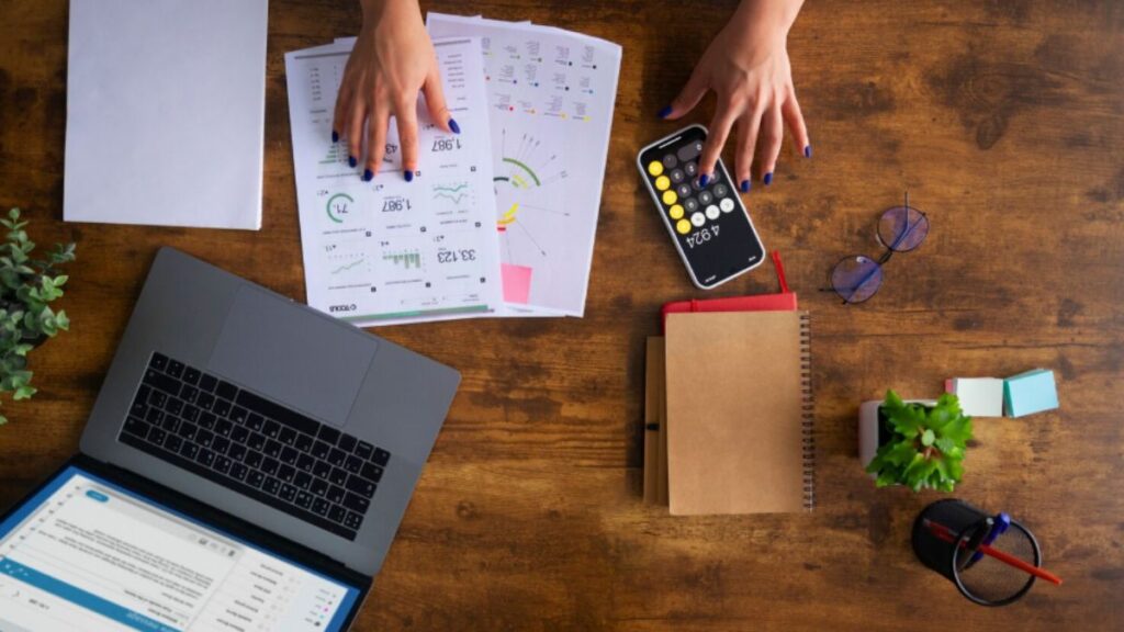 Maximizing Revenue with 2 Billing Strategies for Small Businesses